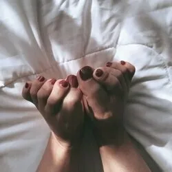 @misslonelyfeet