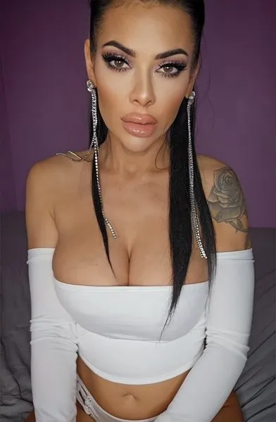 @missmonicaperez