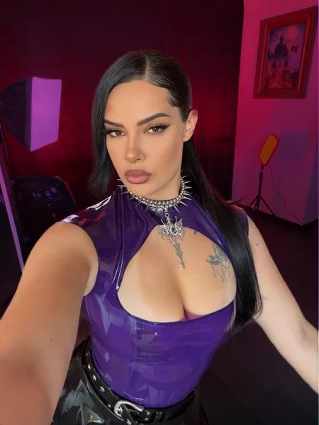 @missnerezzafree