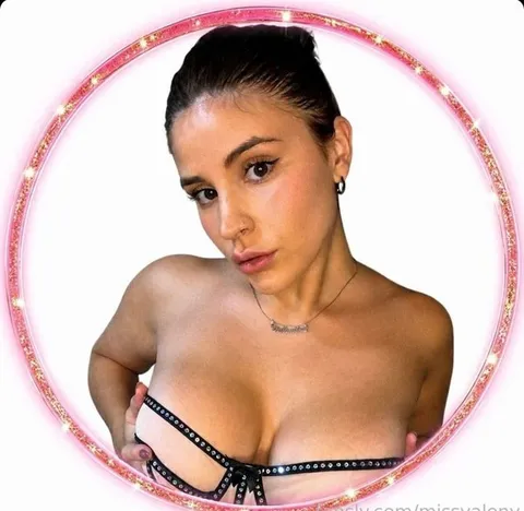 @missvalenv