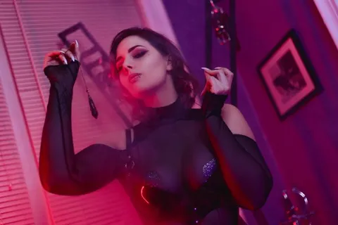 @mistressalexxxia