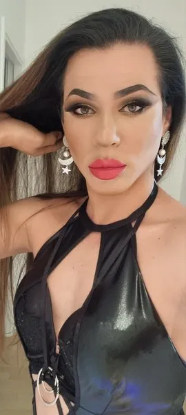 @mistressgrandeuk