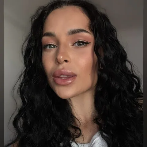 @miya_moore