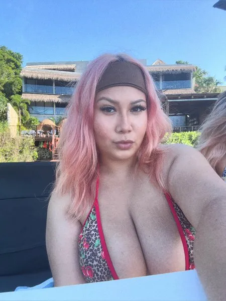 @moanmentswithmelo