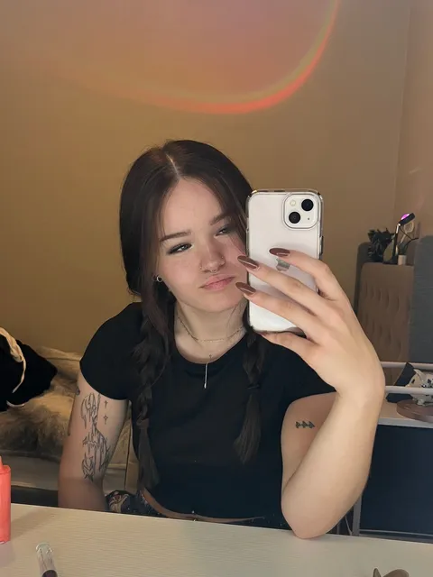 @mollyygreenee