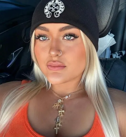 @moreofnicole