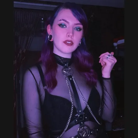 @mystik_minx
