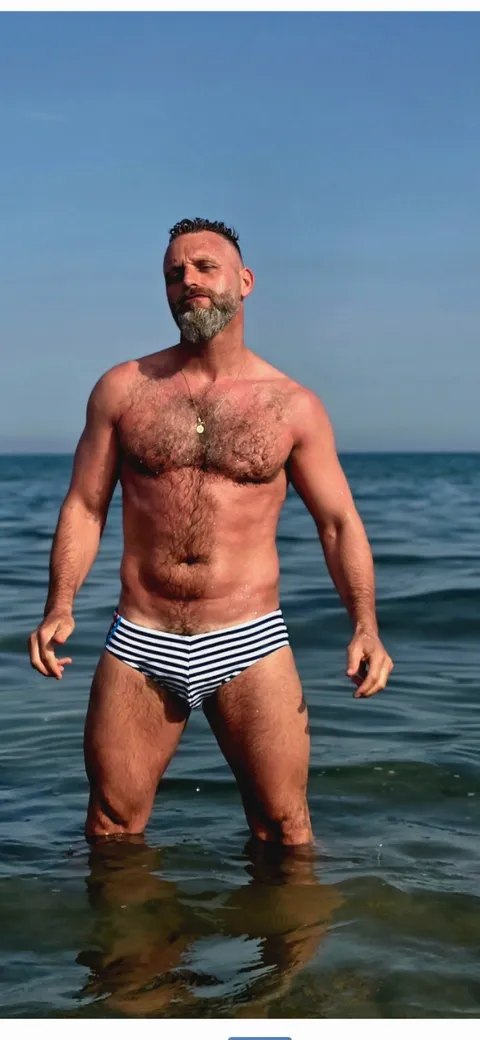 @nakedmarius
