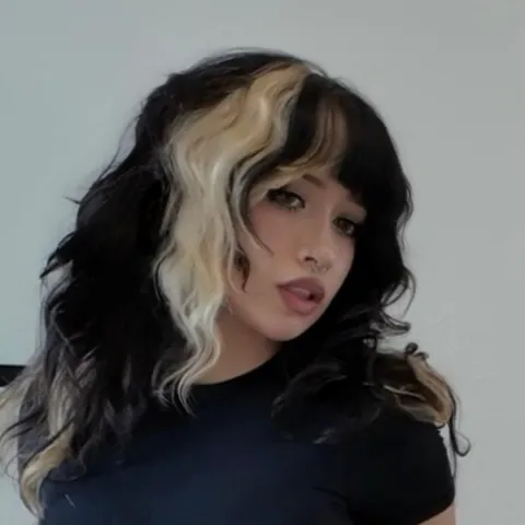 @newmakeupgoddess