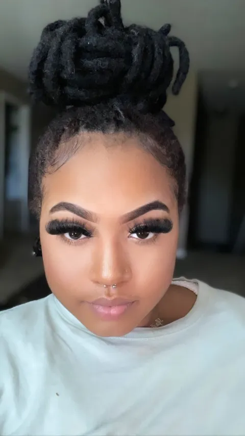 @nialamia