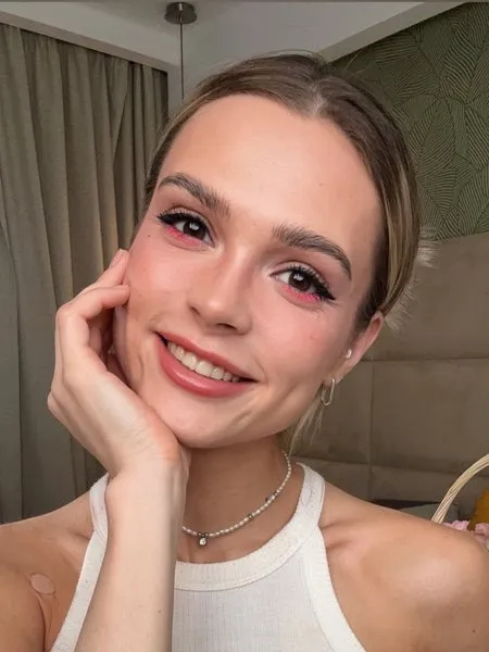 @nicoleevien