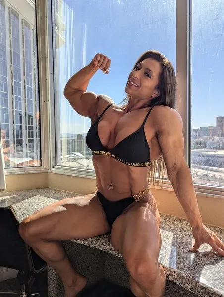 @ninamusclemuse