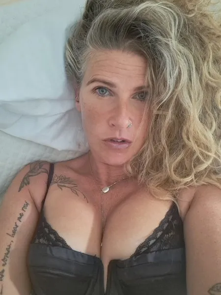 @olderwomendoitbest