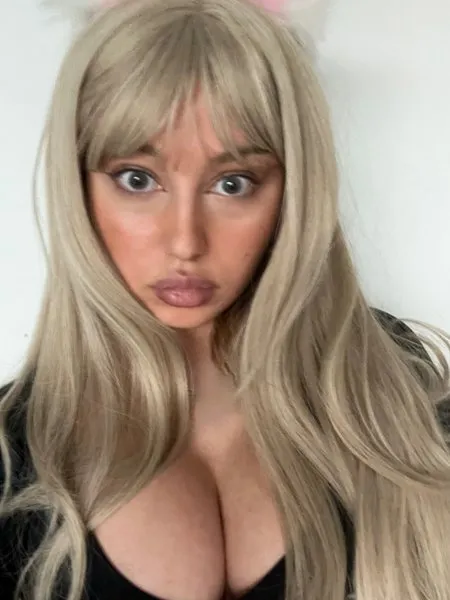 @parishudsonxx