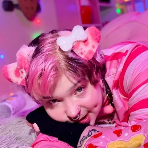 @peachpwuppy