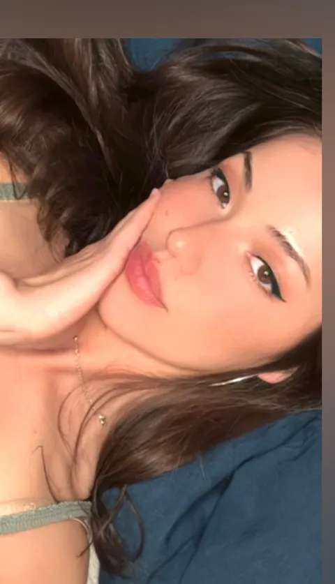 @peachypillowprincess