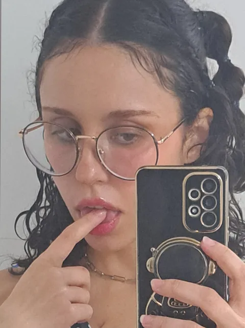 @petite_delilah