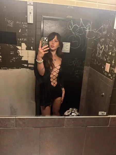 @playgirlkitana