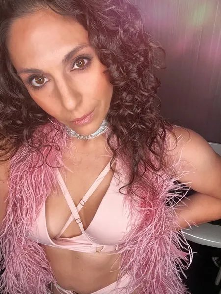 @poledancingmama