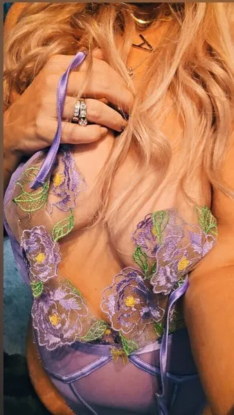 @prettylittlekinkyqueen