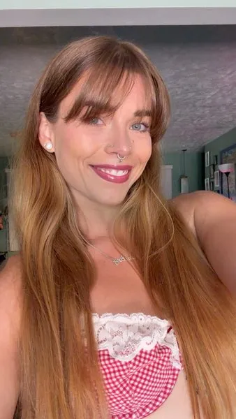 @queen_egirl27