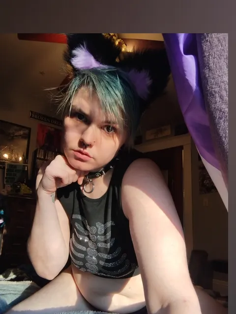 @queer_kitten