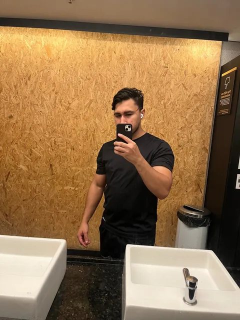 @raymondvianna