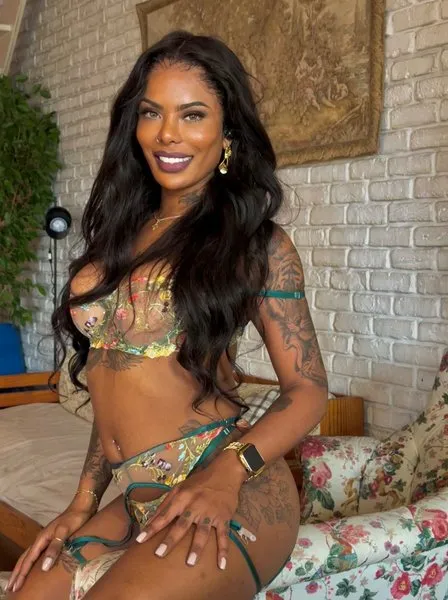 @rebeccatsfr