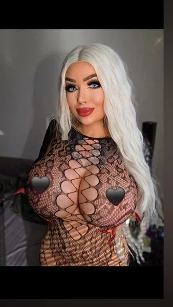 @rebeccaxrandall