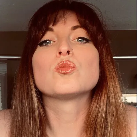 @redivoryxoxo