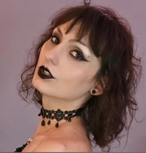 @sadiasinns