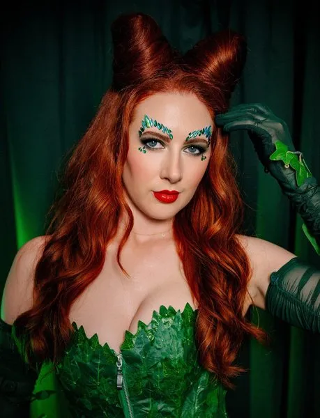 @scarlettshoward
