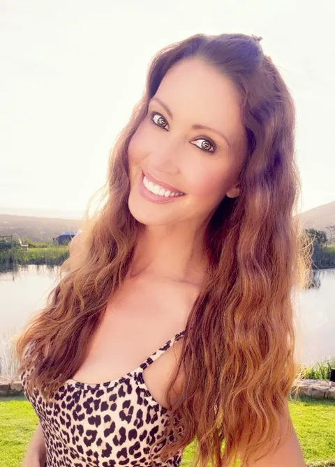 @shannonelizabeth