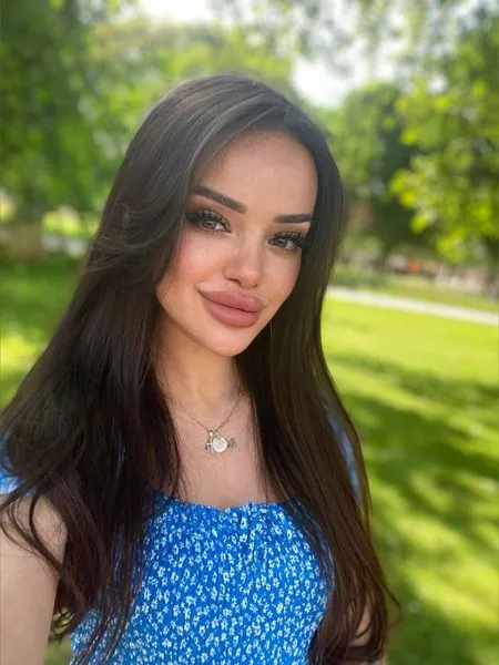 @shine_caroline