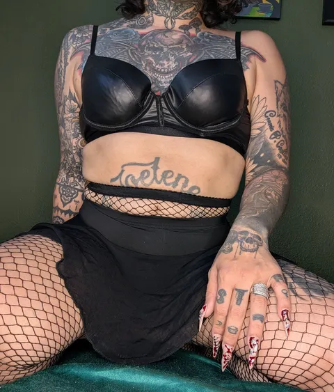 @sincityzoe