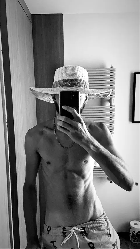 @skinnyboy2401