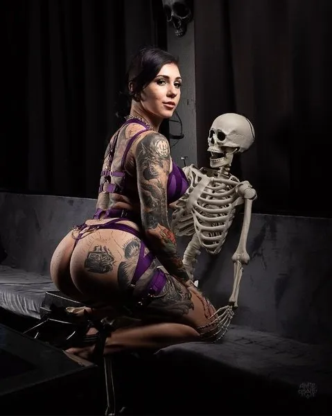 @skylarcalico