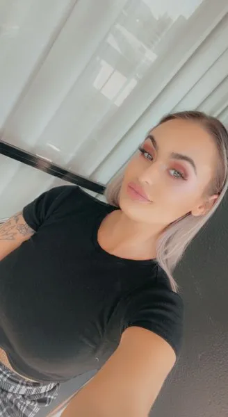 @smelltheroseswithme