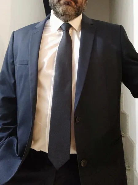 @suitpervert