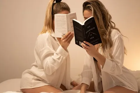 @swisscollegegirls