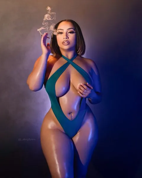 @tastehoneyof