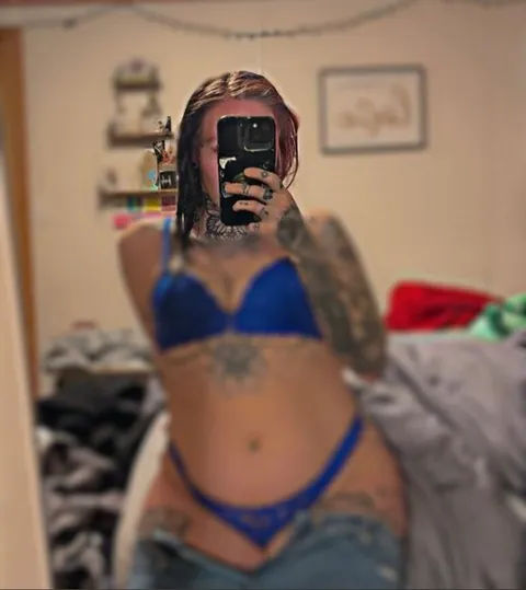 @tattedgothgirll