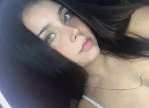 @thaisnicole