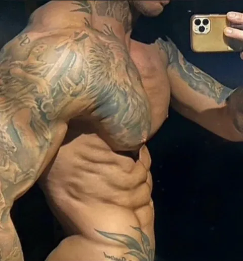 @thattattooedgymguy