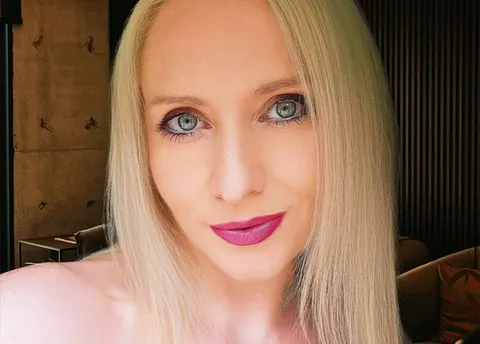 @thealexalondon