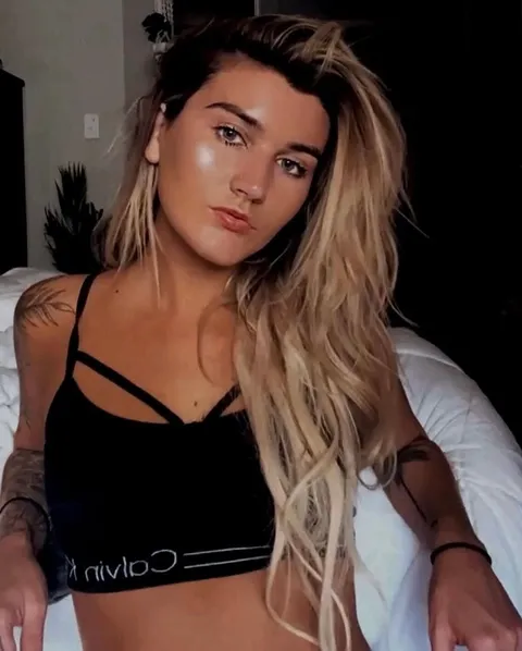 @thebeachbabex