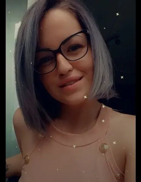 @theblonde92