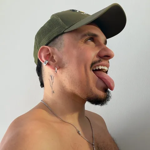 @thegaypapi