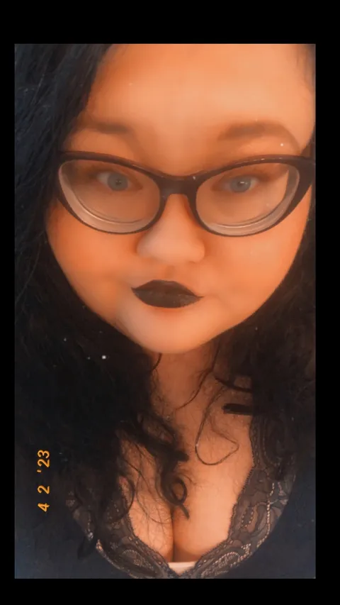 @thehoneyb33