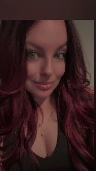 @thenessavixen